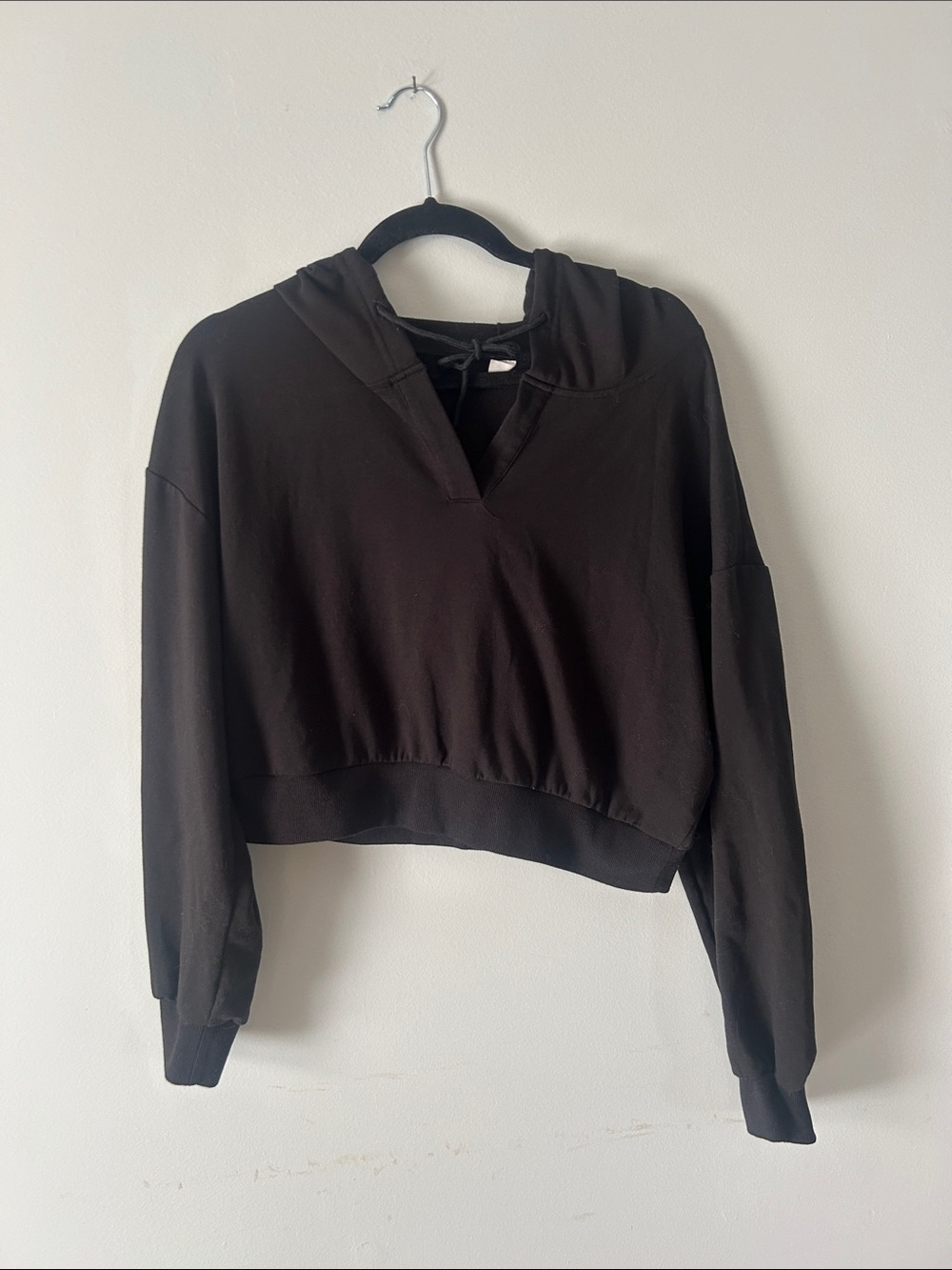 Amazon Women’s Black Cropped V-Neck Hoodie Sweatshirt